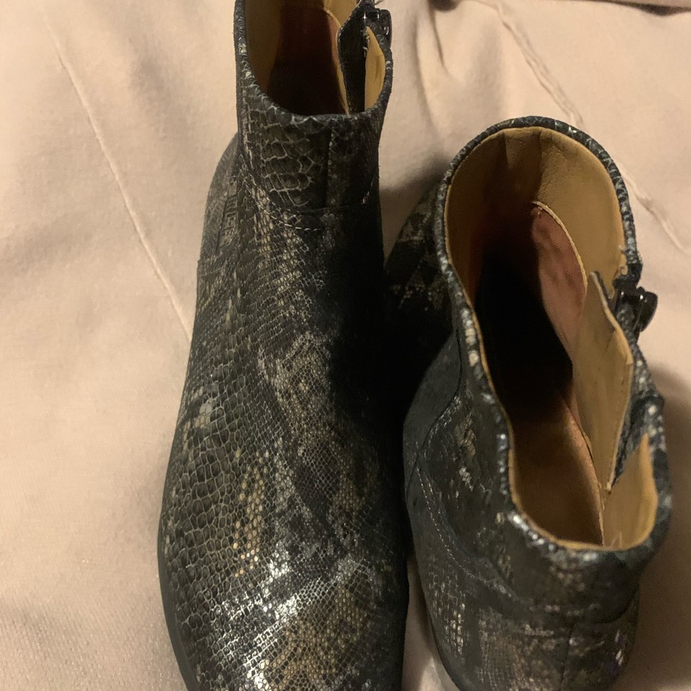 Vionic Shoe Bootie - image 2